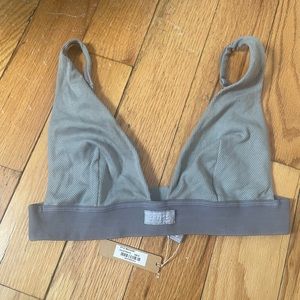 SKIMS size M color “Pacific” bralette.
